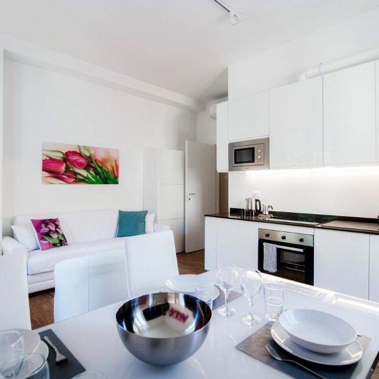 White Loft by "The House Of Travelers" - Two-Bedroom Apartment - 13