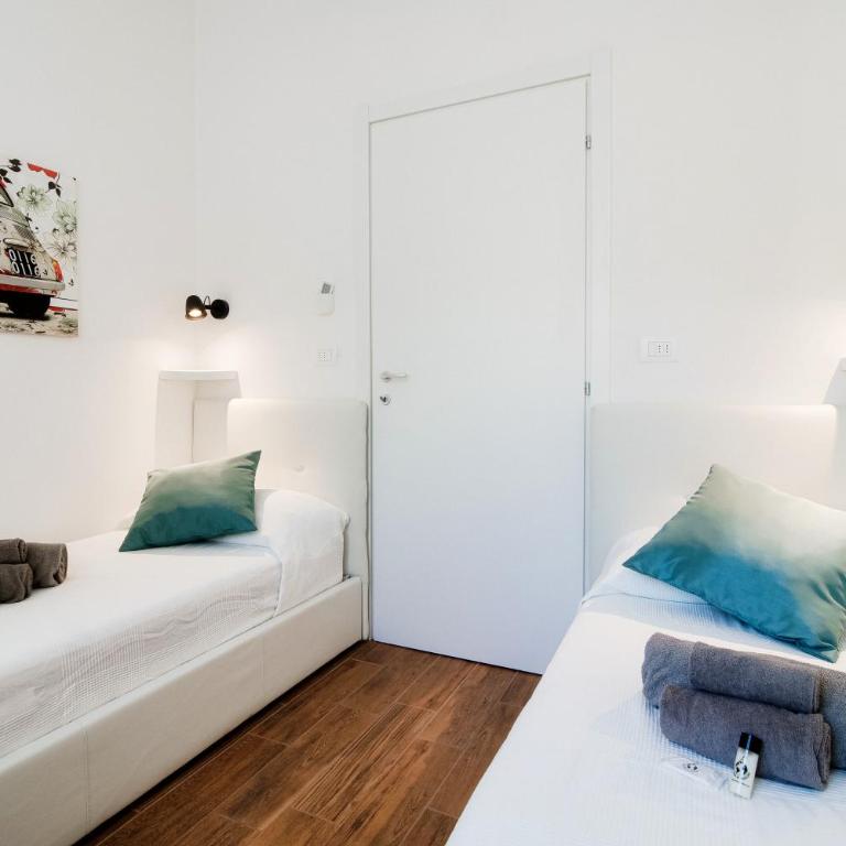 White Loft by "The House Of Travelers" - Two-Bedroom Apartment - 26