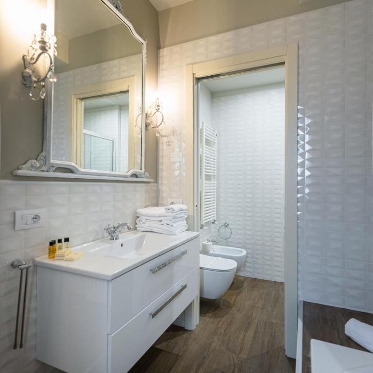Hotel Serenella - Suite Deluxe con Balcone - 18