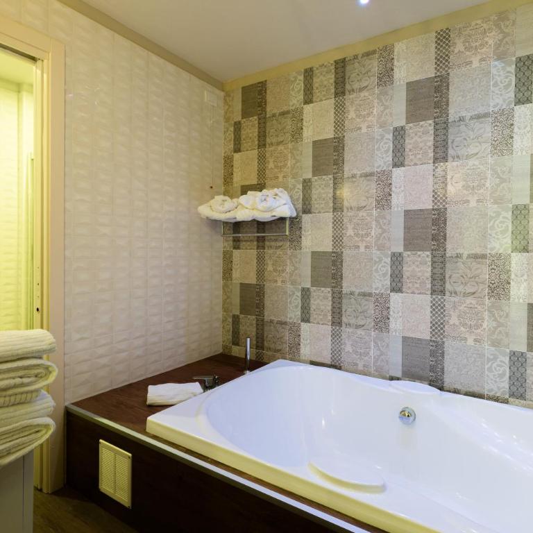 Hotel Serenella - Suite Deluxe con Balcone - 21