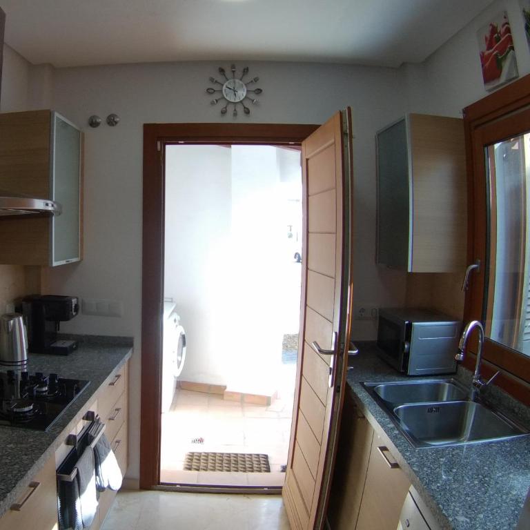 Casa Calida - Three-Bedroom Villa - 31