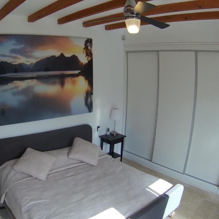 Casa Calida - Three-Bedroom Villa - 12
