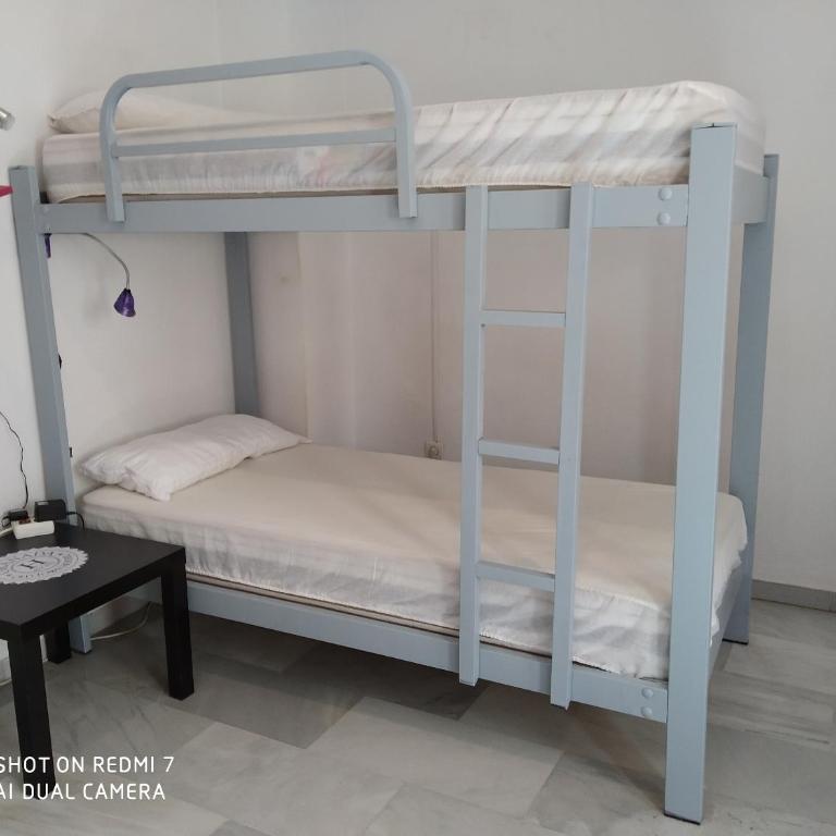 Granada Old Town Hostel - Bunk Bed in 4-Bed Female Dormitory Room - 8