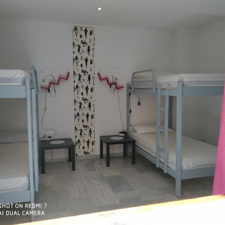 Granada Old Town Hostel - Bunk Bed in 4-Bed Female Dormitory Room - 11