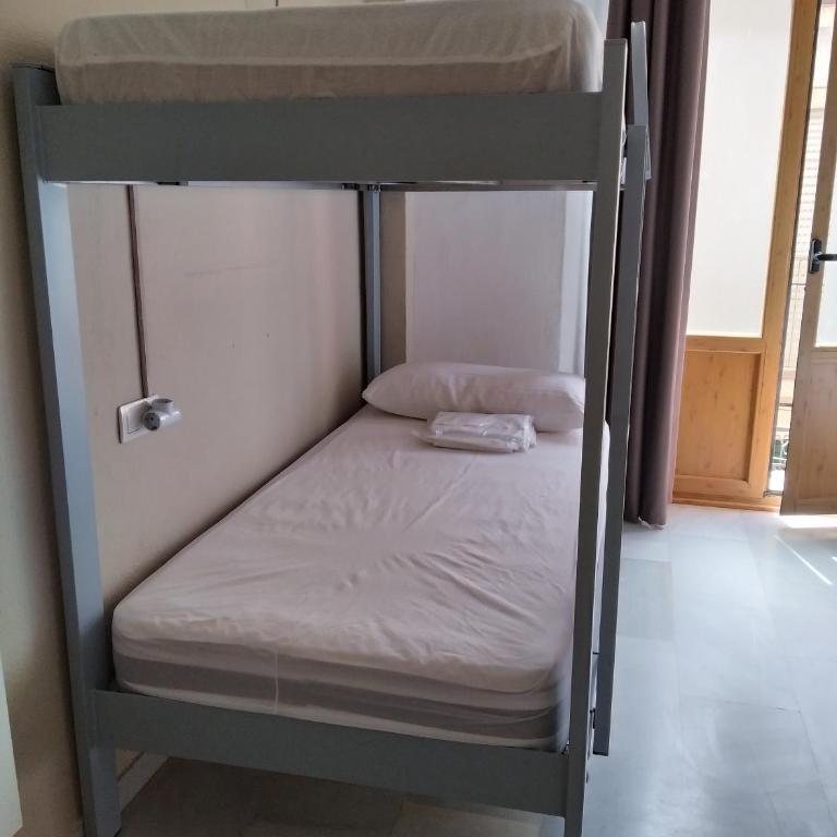 Granada Old Town Hostel - Bunk Bed in 4-Bed Dormitory Room - 7