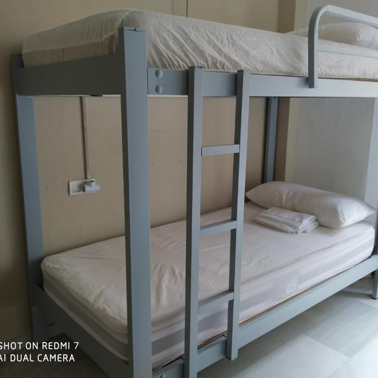 Granada Old Town Hostel - Bunk Bed in 4-Bed Dormitory Room - 9