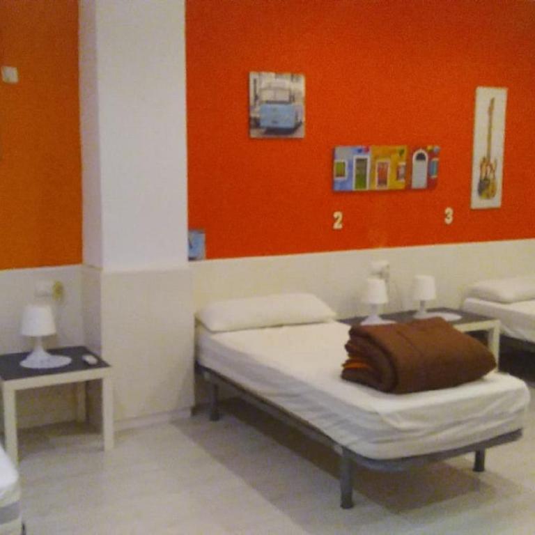 Granada Old Town Hostel - Single Bed in 6-Bed Dormitory Room - 2