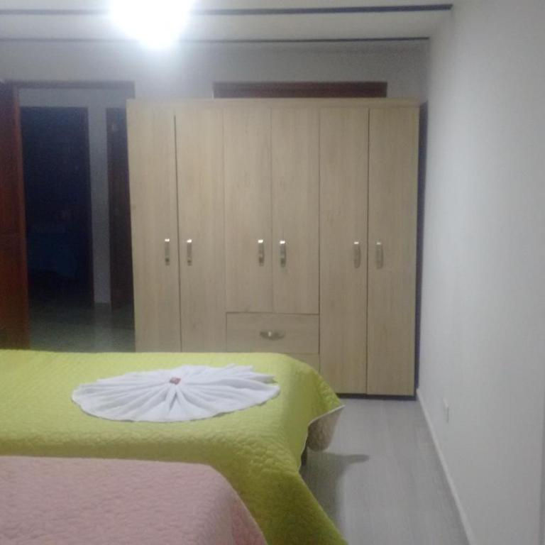 Hostal central villa rosita - Family Room with Shared Bathroom - 7