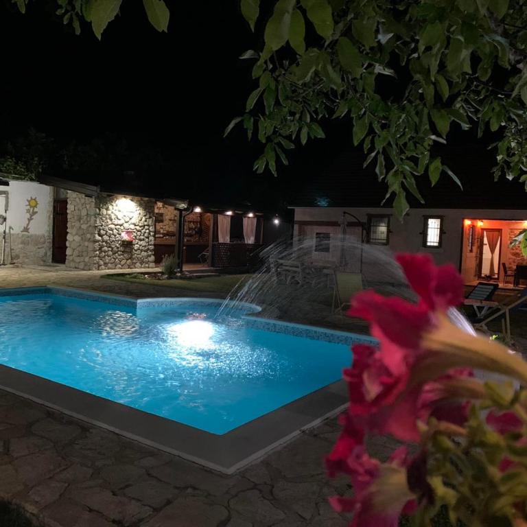 Silent Village Villa with Swimming Pool - Three-Bedroom Villa - 6