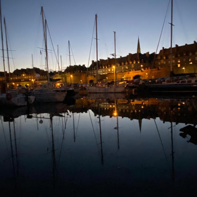 La Suite Saint-Malo Intra-Muros T3 (2-4pers) - Appartement 2 Chambres - 11