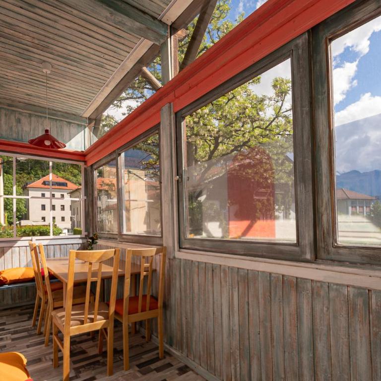 Absteige Innsbruck- Zentrale Ferienapartments - Apartment mit Blick auf die Berge - 1