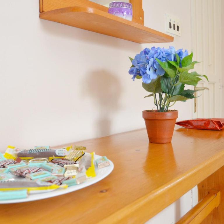 Leut Stone Residence - Studio with Balcony - 6