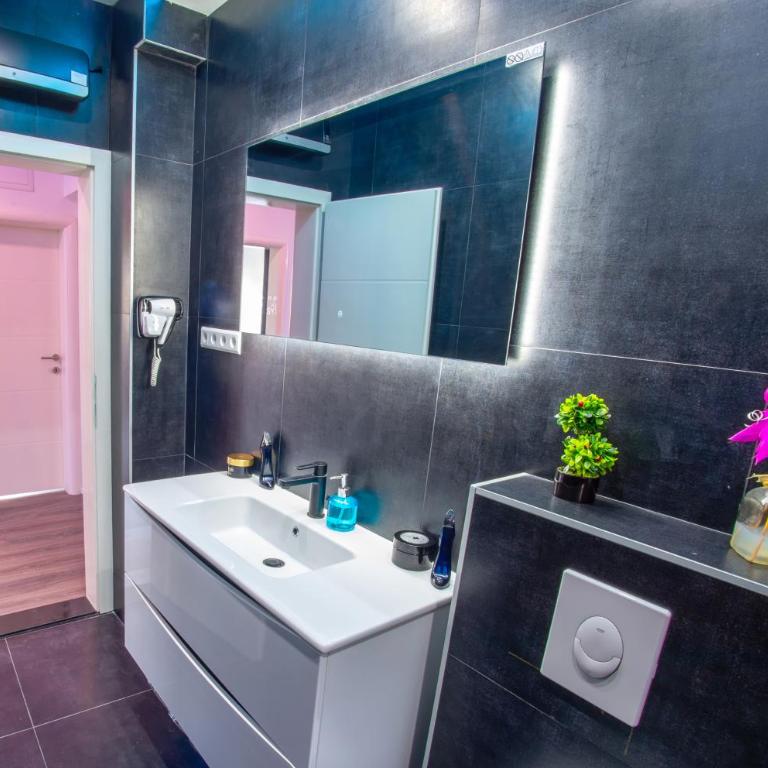 Smart Home Mostar - Two-Bedroom Apartment - 18