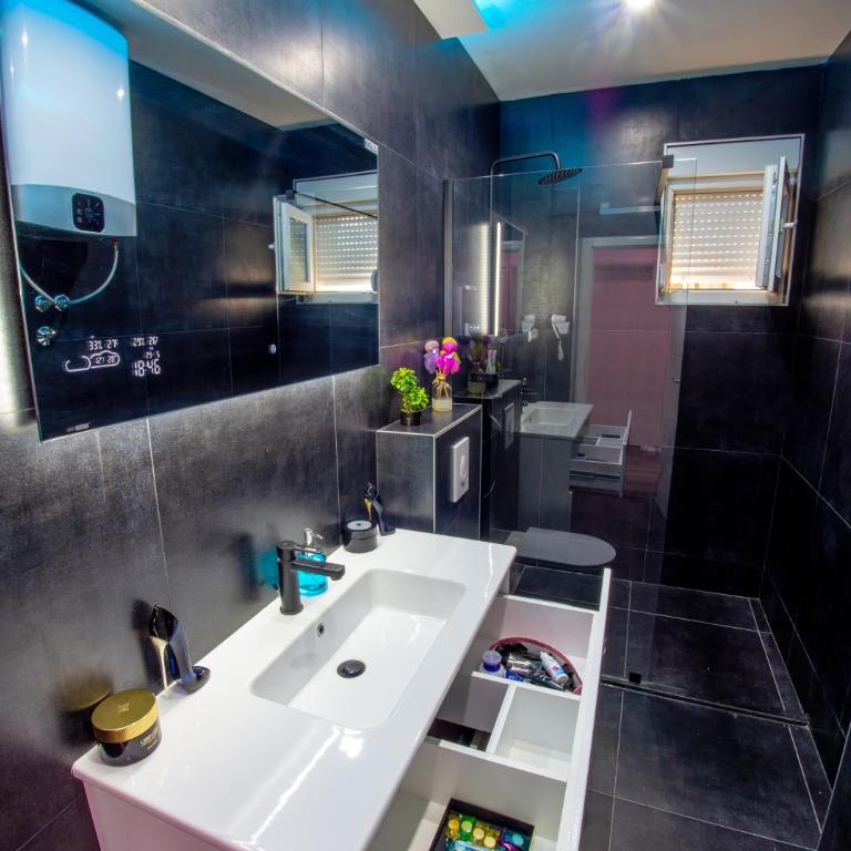 Smart Home Mostar - Two-Bedroom Apartment - 7