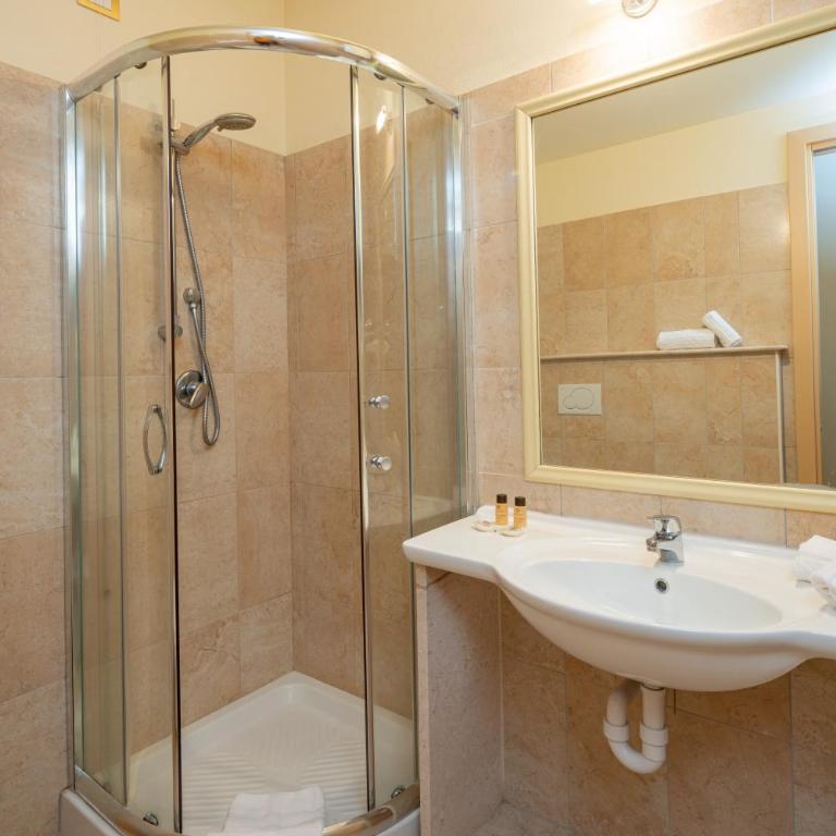 Hotel Regina Elena - Camera Familiare - 4