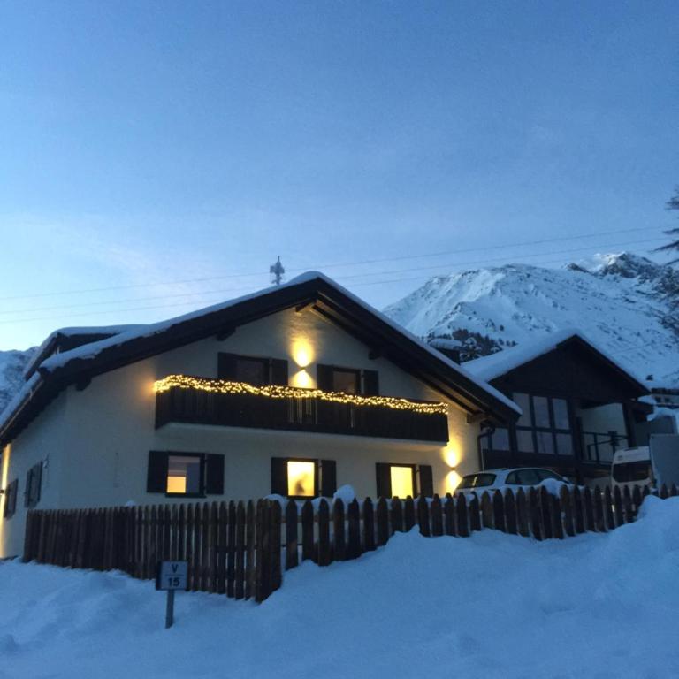 Dorfblick Appartements & Rooms - Doppelzimmer mit Bergblick - 11