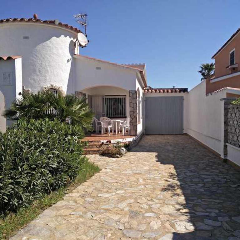 XALET AMB JARDI - Casa de 2 dormitorios - 1