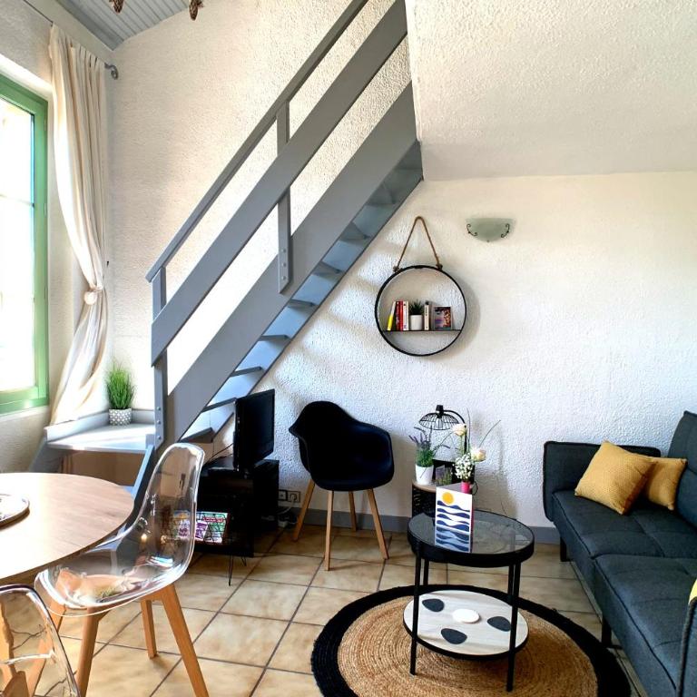 Renovated 2 bedroom duplex apartment in the center of Antibes - Appartement - 1