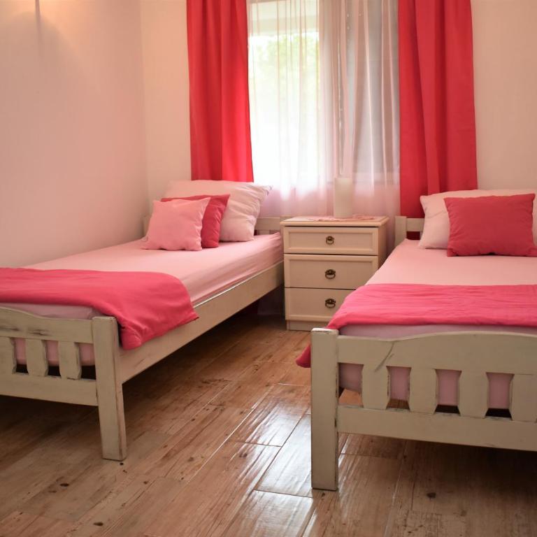 Apartments Nikola - Apartman sa 2 Spavaće Sobe, Terasom i Pogledom na More - 21