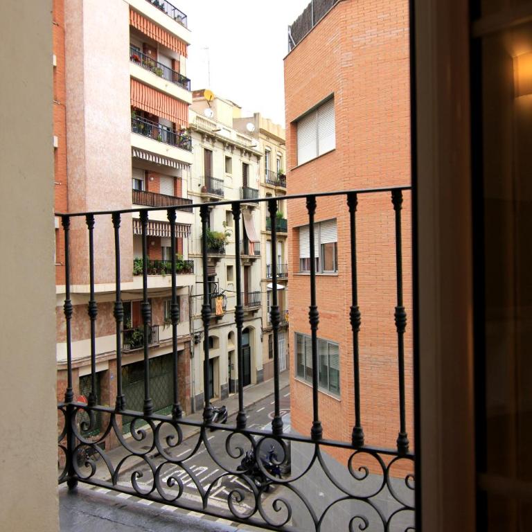 MUNTANYA - Apartments & one with Terrace next to Sagrada Familia - Apartment - 4