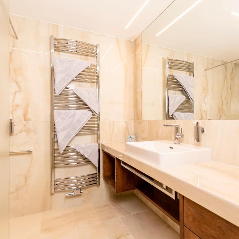 Strass - Sport & Spa Hotel - Doppelzimmer - 9