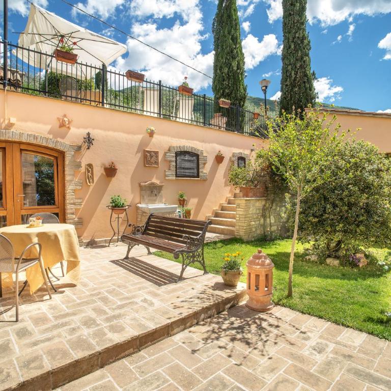 L'Agrifoglio di Assisi Residenza di Campagna - Ampia Camera Matrimoniale - 10
