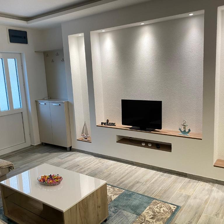 Studio apartman Holiday - Studio with Garden View - 5