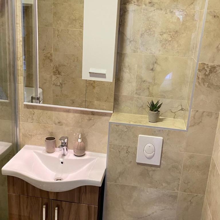 Studio apartman Holiday - Studio with Garden View - 14