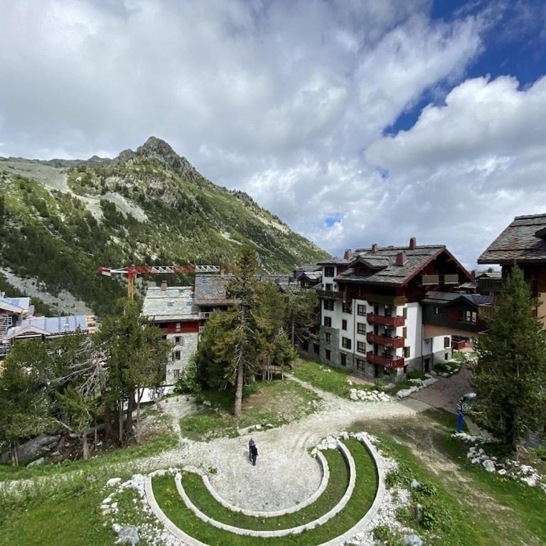 Chalet Mont Blanc - Arc 1950 - Ski-in Ski-out, 2 bed duplex, sleeps 8 - Two-Bedroom Apartment - 47