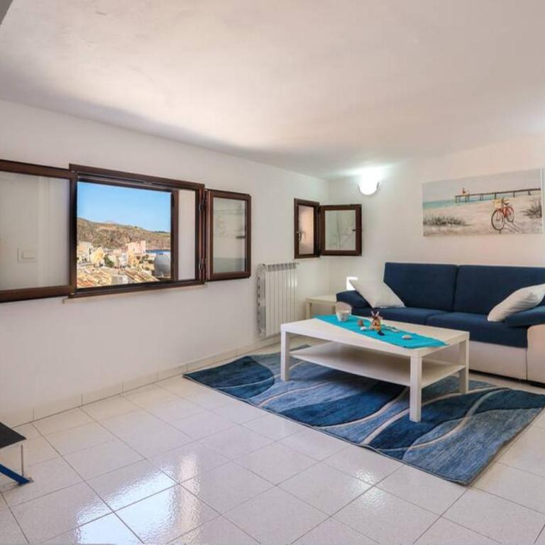 La Casa blu sul mare - The Blue house by the sea - Two-Bedroom House - 6
