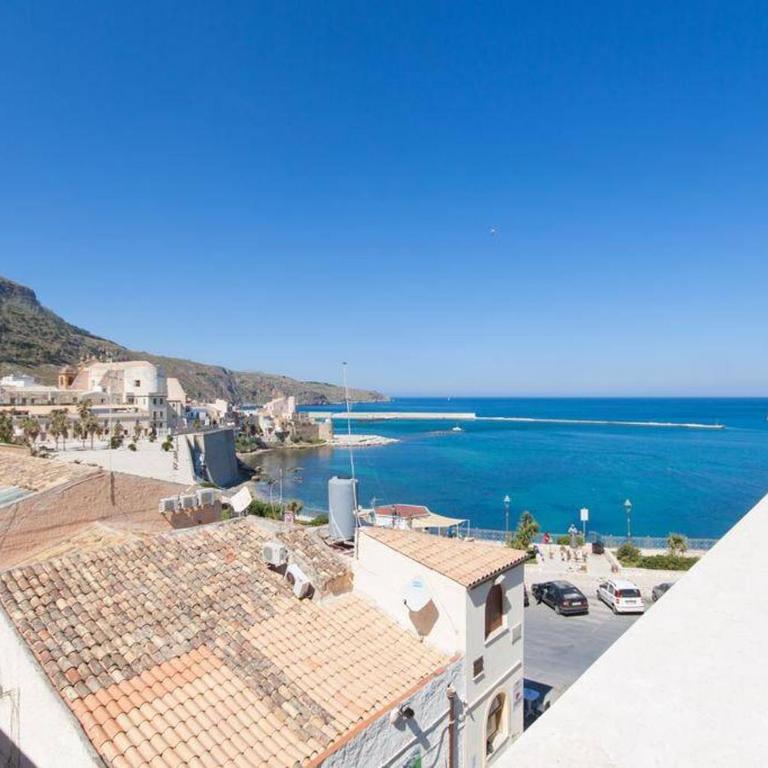 La Casa blu sul mare - The Blue house by the sea - Two-Bedroom House - 25