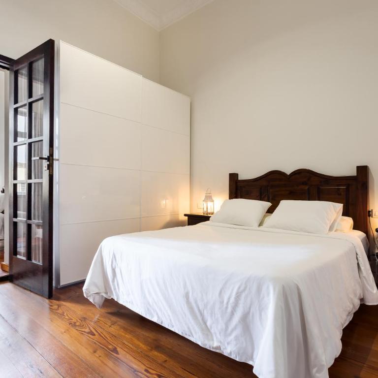 Santa Ana Suite & Rooms - Suite con cama grande y balcón - 4