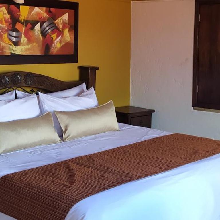 Hotel Las Rocas Resort Villanueva - Suite with Hot Tub - 20
