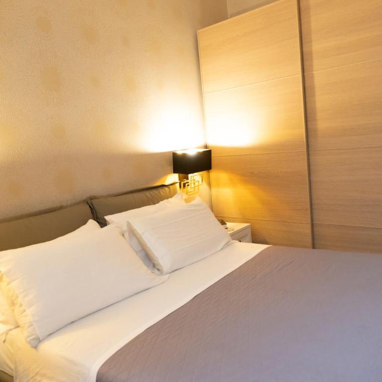 Cathy's Luxury Home - Two-Bedroom Apartment - 4