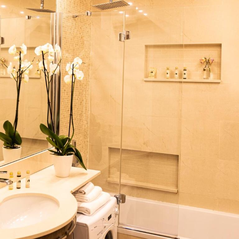Cathy's Luxury Home - Two-Bedroom Apartment - 18
