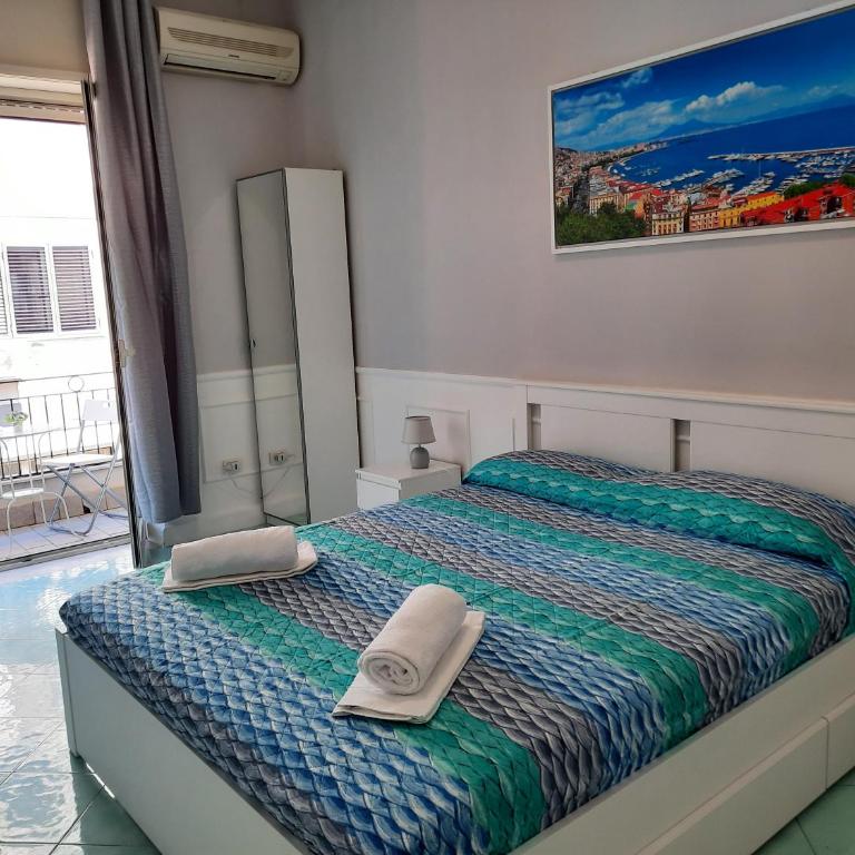 Napoli central - Deluxe Double Room with Private Bathroom - 2