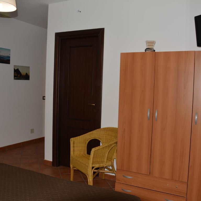 A due passi dal mare - Camera Familiare con Bagno Privato - 5
