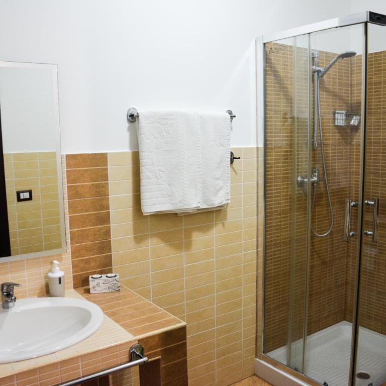 A due passi dal mare - Camera Familiare con Bagno Privato - 3