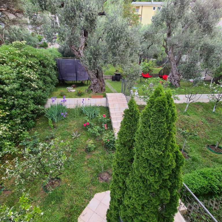 Olive Garden Apartment - Two-Bedroom Villa - 17