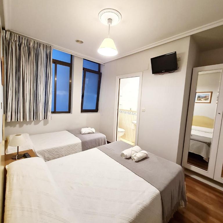 Pensión San Lorenzo - Habitación Doble con baño privado - 1 o 2 camas - 2