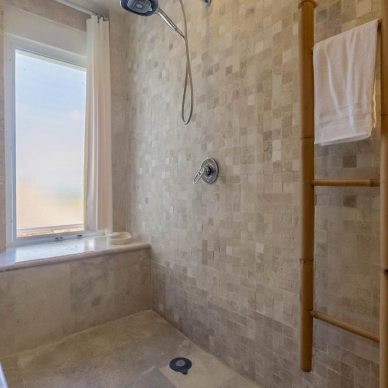 Sunset Condo 104 Puerta al Mar Isla Mujeres Mexico - Three-Bedroom Apartment - 22
