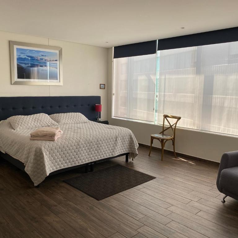 Chicago Suites WTC - Deluxe Double Room with Shower - 1