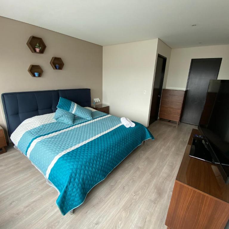 Chicago Suites WTC - Deluxe Double Room with Shower - 4
