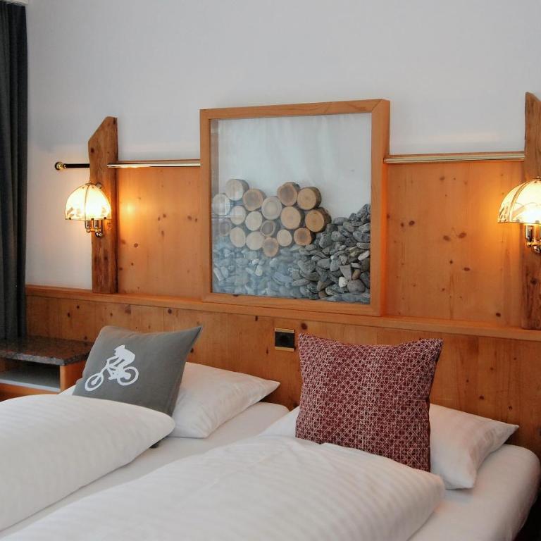 Hotel Crystal - Dreibettzimmer mit Dusche - 2
