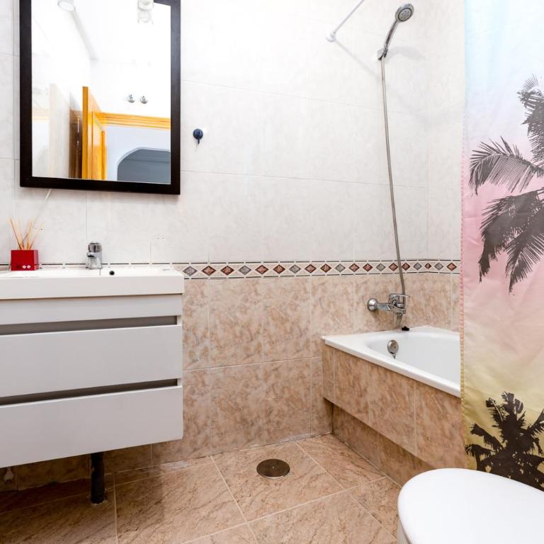 Bonito Apartamento de dos habitación y piscina - Appartement 1 Chambre - 13