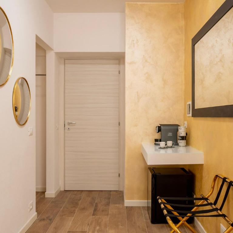 Marconi28suites - Deluxe King Room - 9