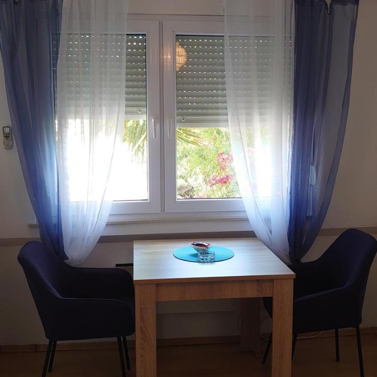 Apartments Tulipan - with free private parking garage - One-Bedroom Apartment with Terrace - 18