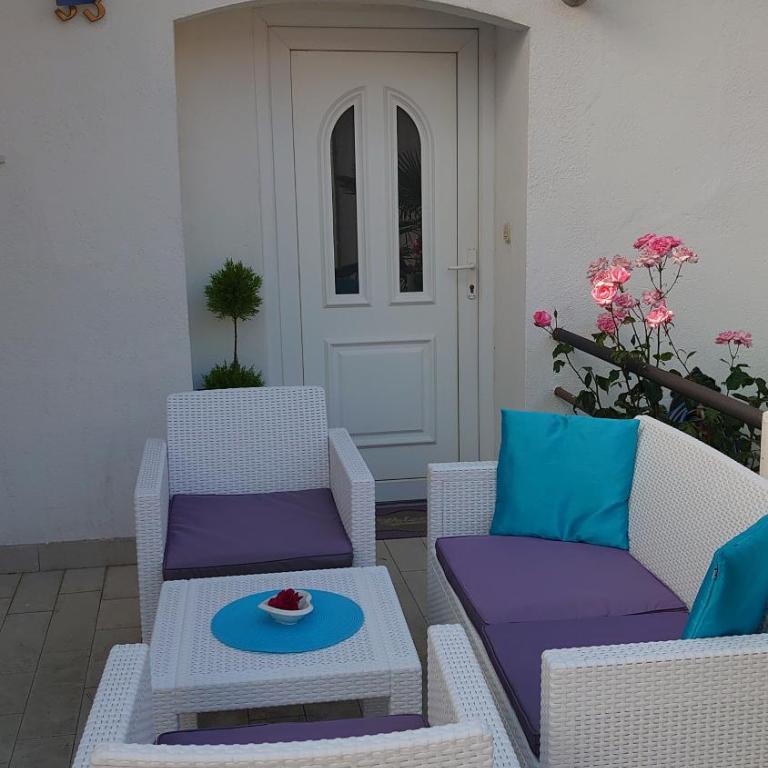 Apartments Tulipan - with free private parking garage - Two-Bedroom Apartment with Terrace - 19