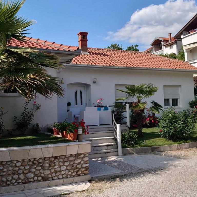 Apartments Tulipan - with free private parking garage - Two-Bedroom Apartment with Terrace - 18