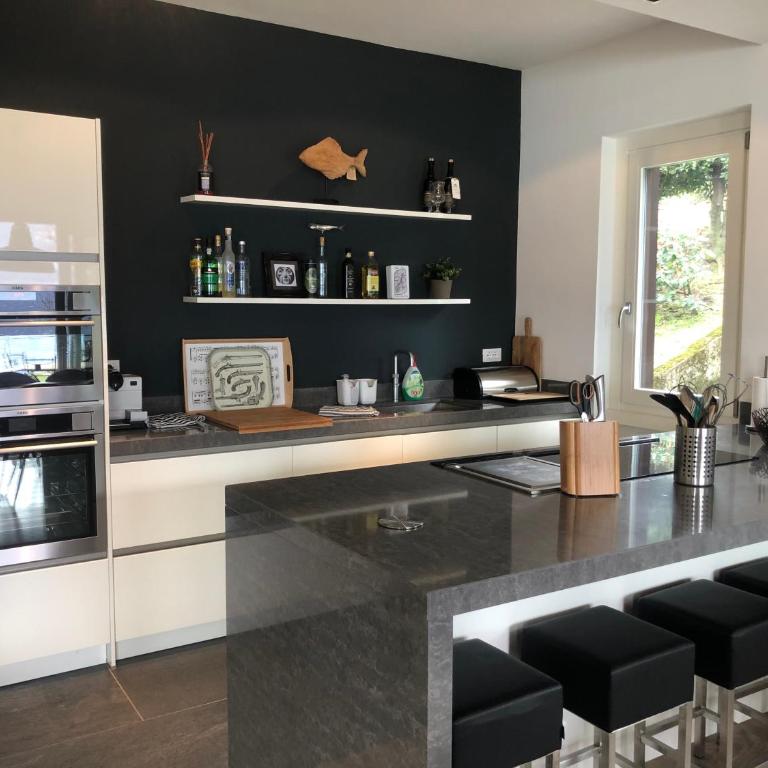 Remarkable 4-Bed Villa in Bellano - Villa - 31